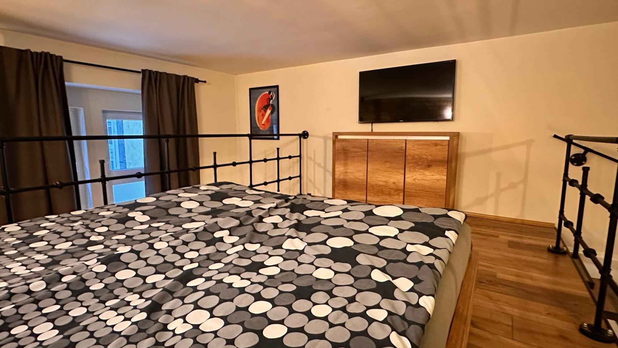 Home, Far Away From 2 Apartment *